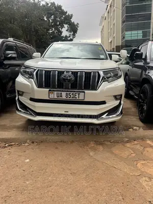 Toyota Land Cruiser Prado 2017 White