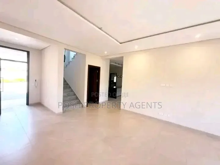5bdrm Duplex in Munyonyo, Central Division for sale