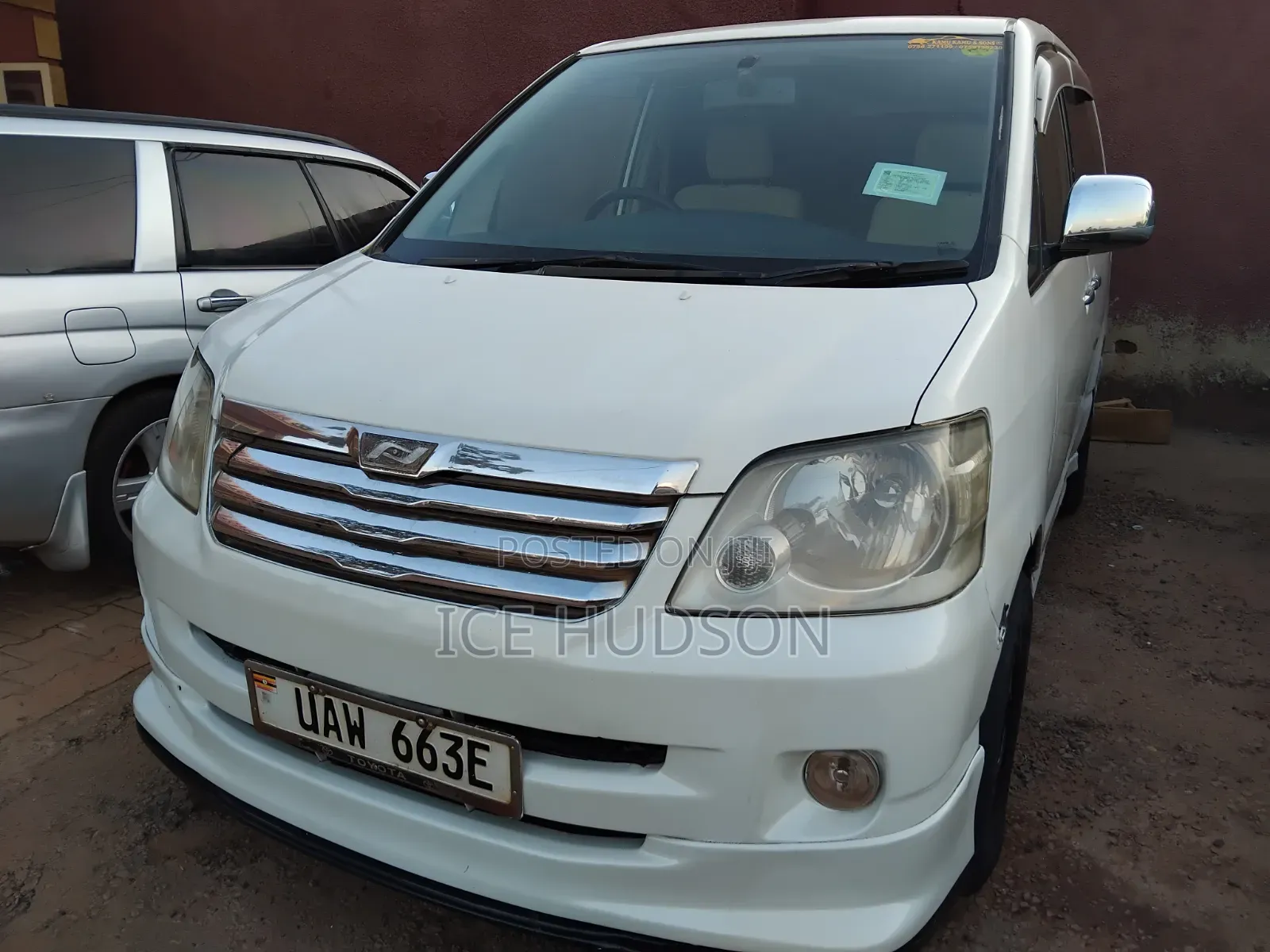 Toyota Noah 2004 White