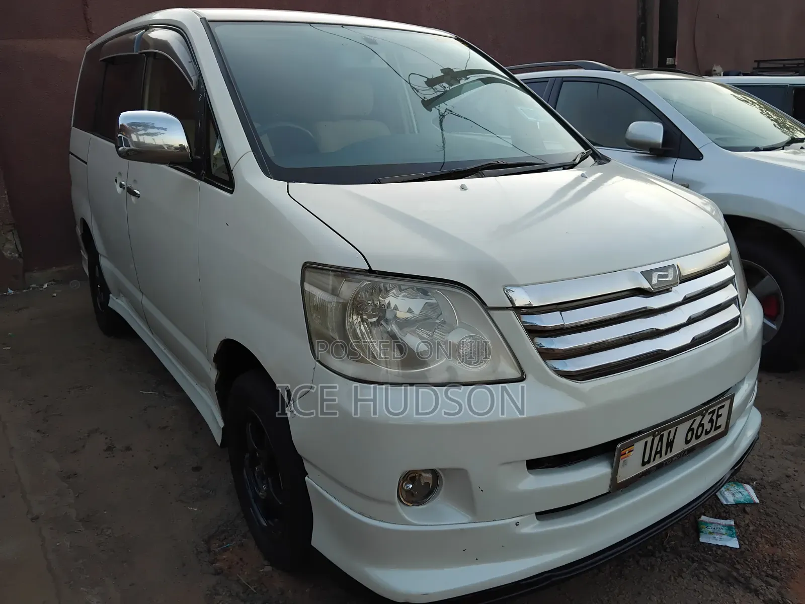 Toyota Noah 2004 White