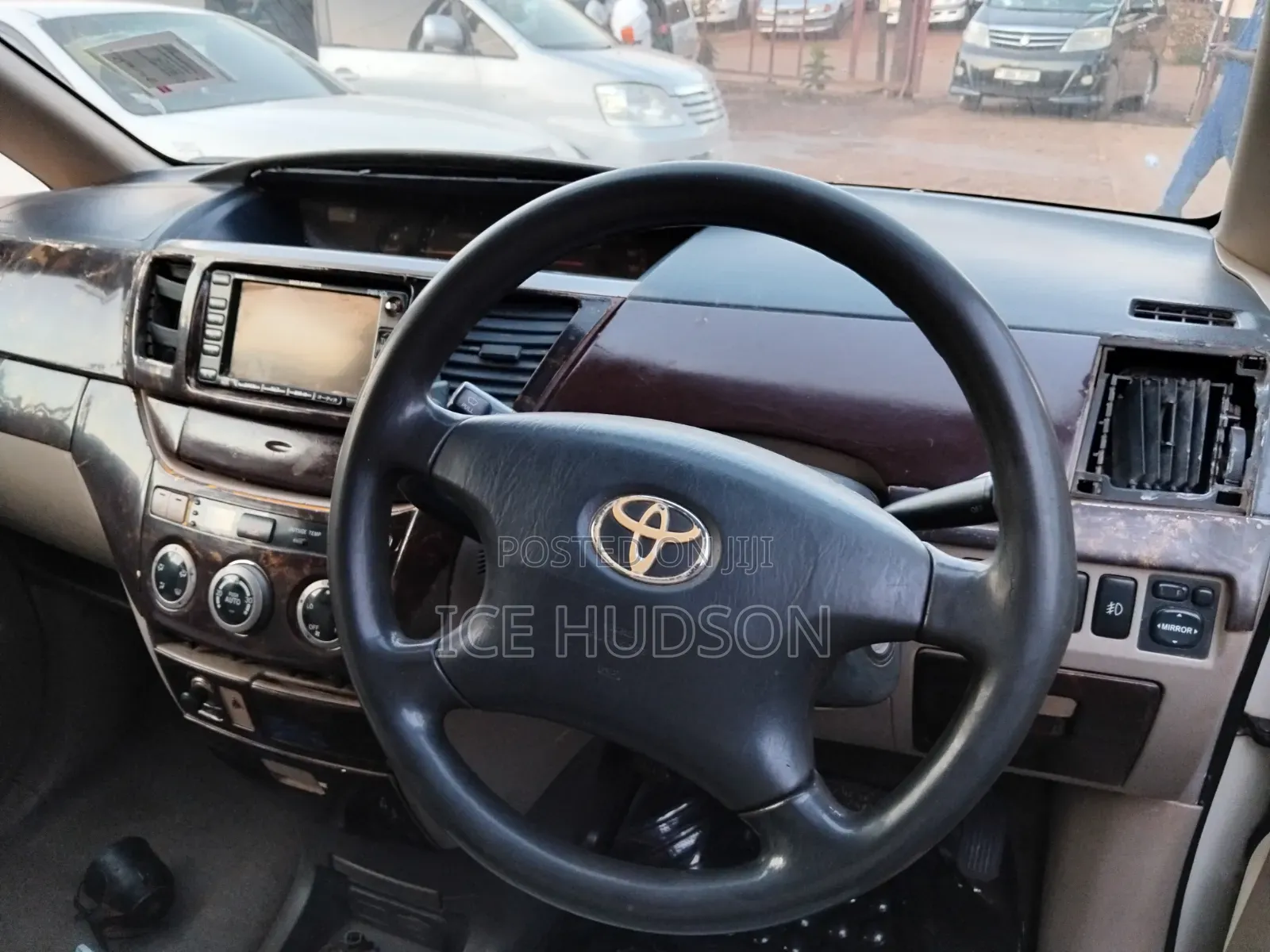 Toyota Noah 2004 White