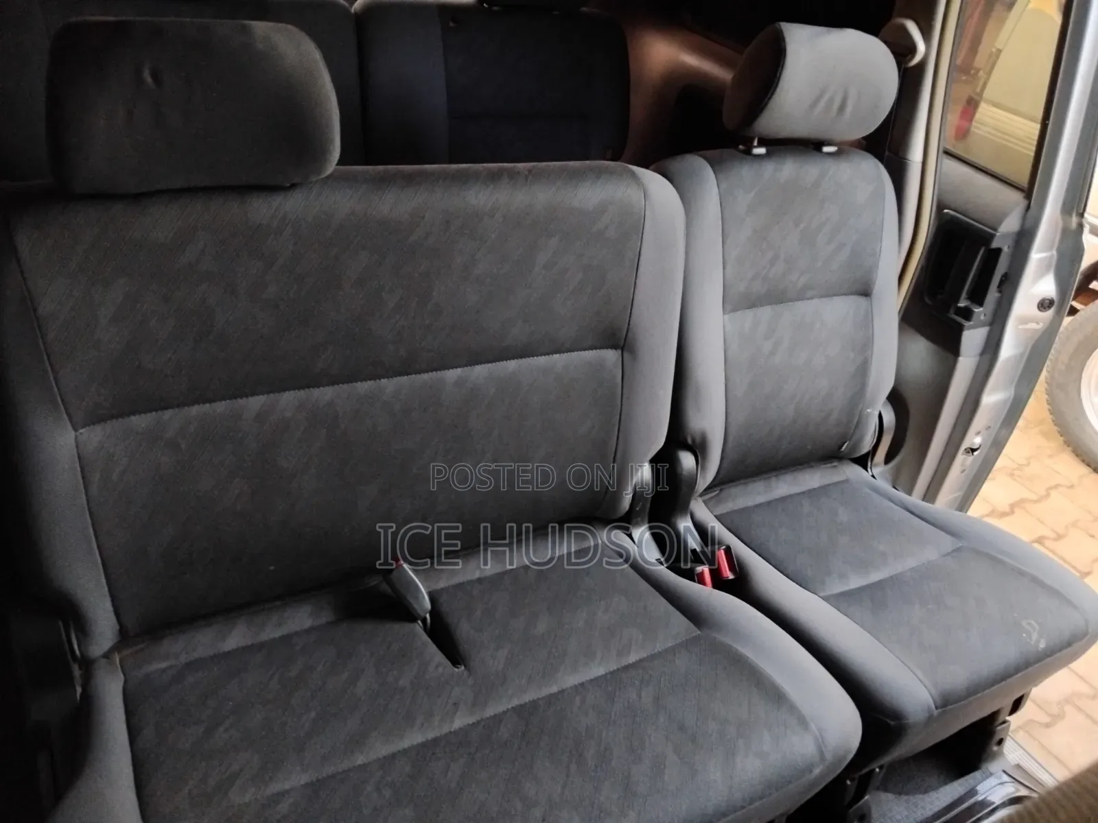 Toyota Noah 2004 Silver