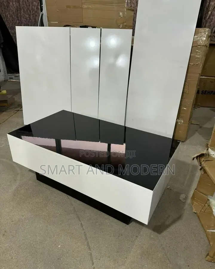 Center/ Table/ Coffee ☕ Table /Affordable Chassis Table/