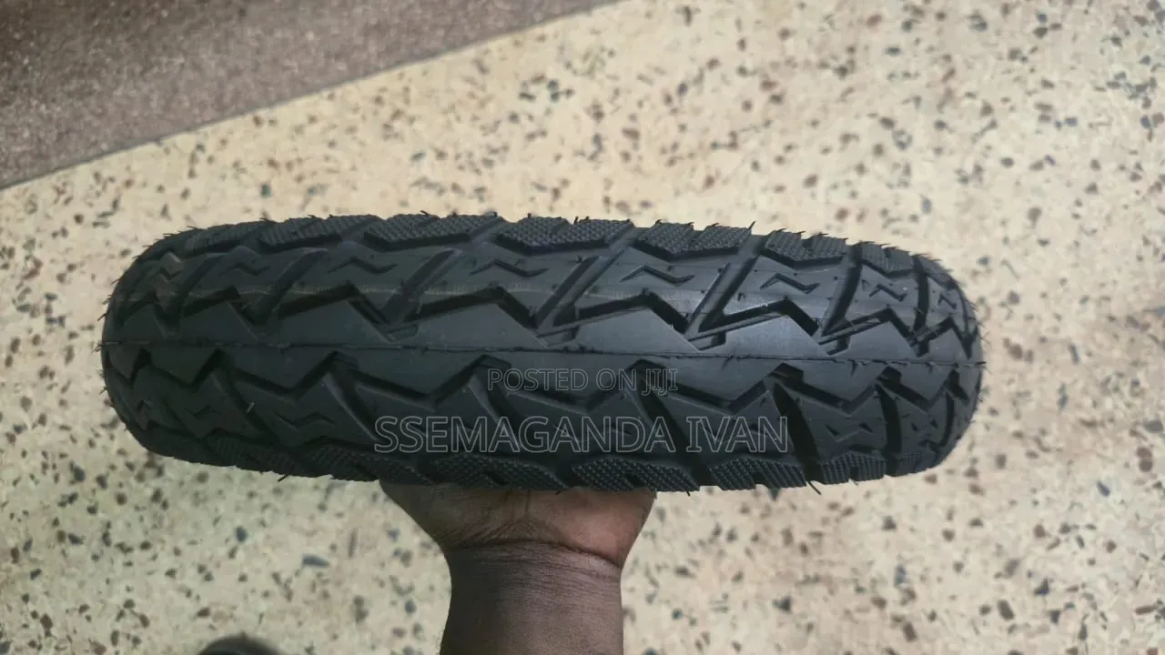 3.00-10 Tubeless Tyres