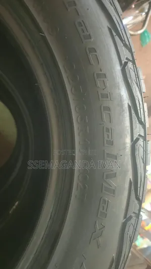225/65r17 a Few Weeks Used Kapsen All Terrain Tyres
