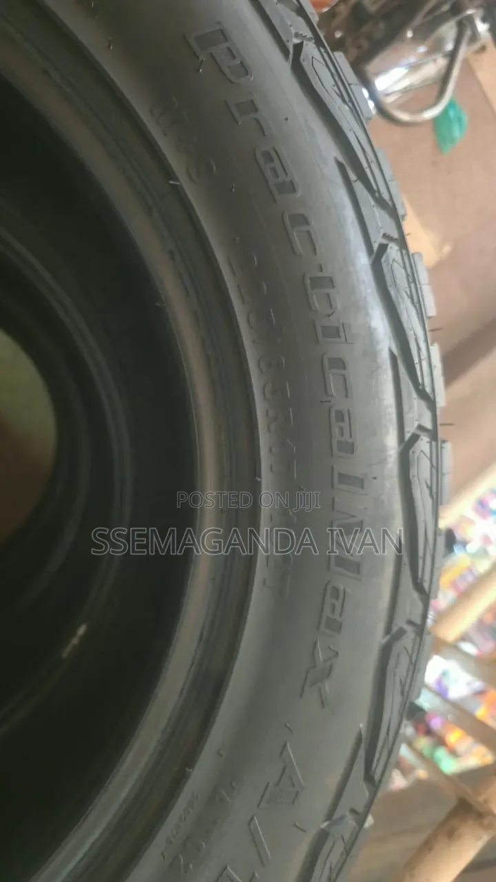 225/65r17 a Few Weeks Used Kapsen All Terrain Tyres