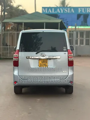 Toyota Noah 2012 Silver