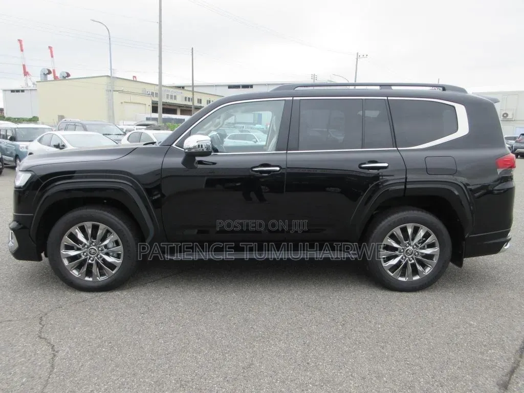 Toyota Land Cruiser 2025 Black