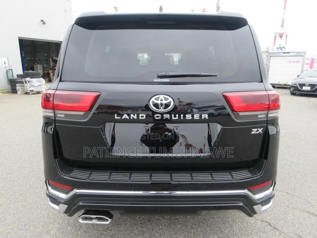 Toyota Land Cruiser 2025 Black