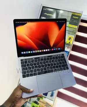 Laptop Apple MacBook Pro 2017 8GB Intel Core i5 SSD 512GB