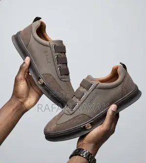 Men’s Classic Dark Tan Timberland Low Top Laceless Casual Sneakers