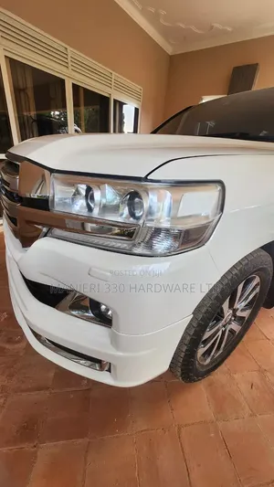 Toyota Land Cruiser V8