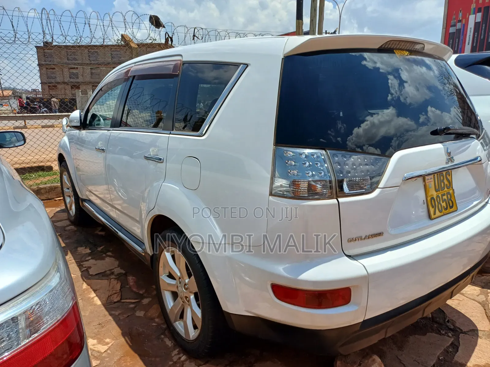 Mitsubishi Outlander SE 2010 White