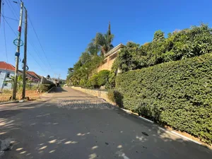 Land for Sale in Lubowa Size 50 Decimals.