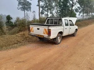 Nissan Pick-Up 2.5D 1998 White