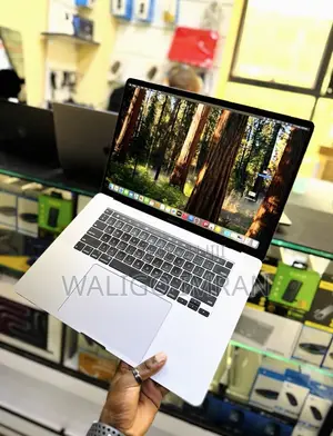 Laptop Apple MacBook Pro 2019 32GB Intel Core i9 SSD 512GB