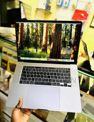 Laptop Apple MacBook Pro 2019 32GB Intel Core i9 SSD 512GB