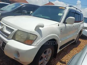 Mitsubishi Pajero 3.2 DI-D Avance 2005 White