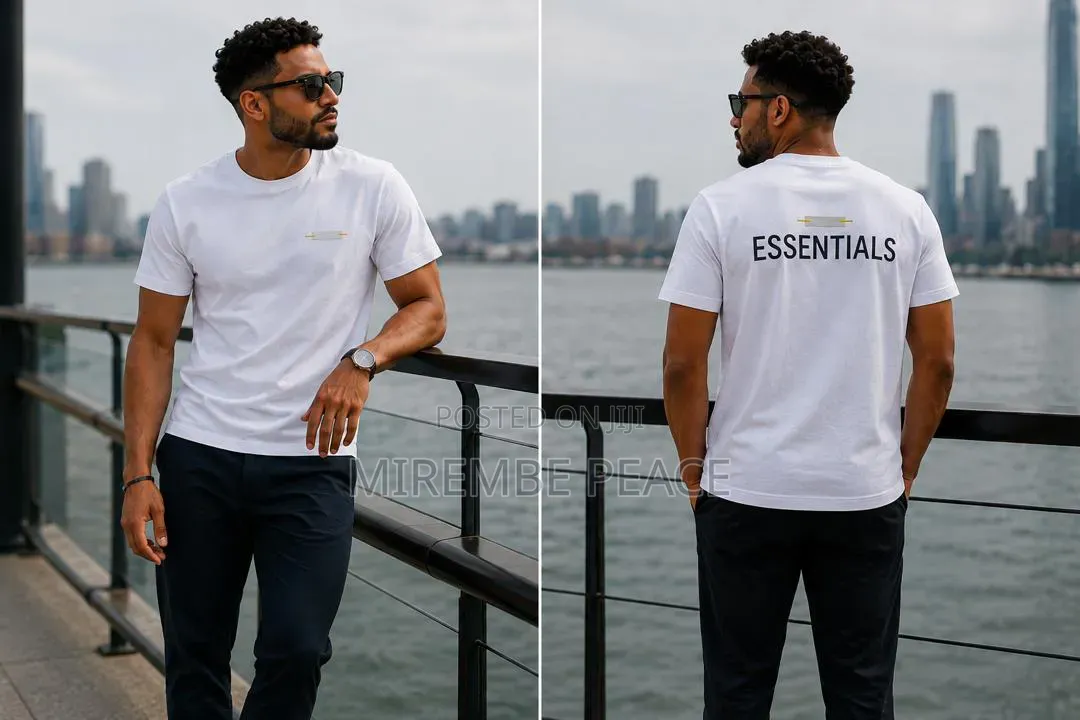 Round Neck ESSENTIAL T-Shirts
