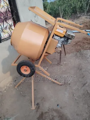 One Mans Operational Petrol Concrete Mixer Machine
