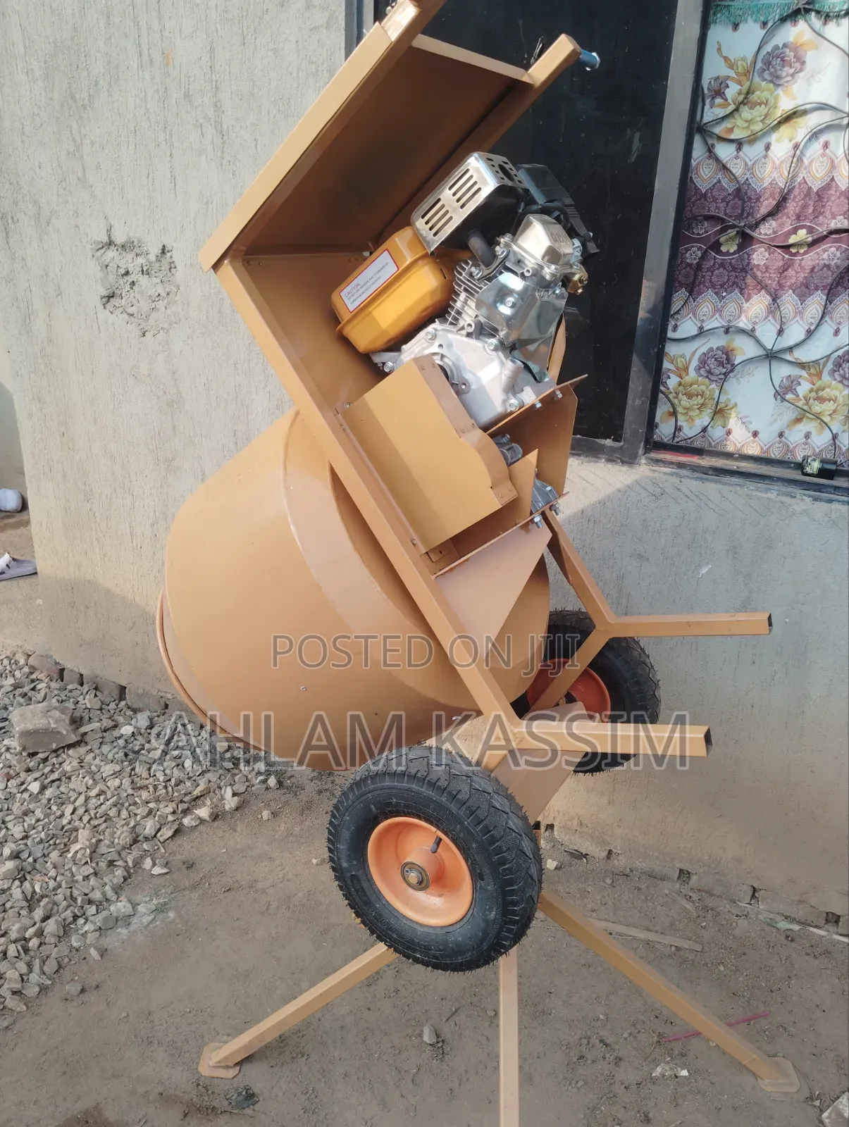 One Mans Operational Petrol Concrete Mixer Machine