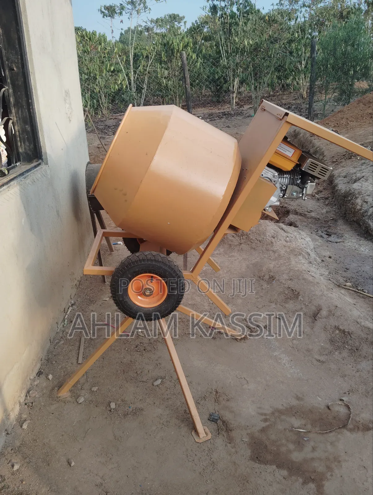 One Mans Operational Petrol Concrete Mixer Machine