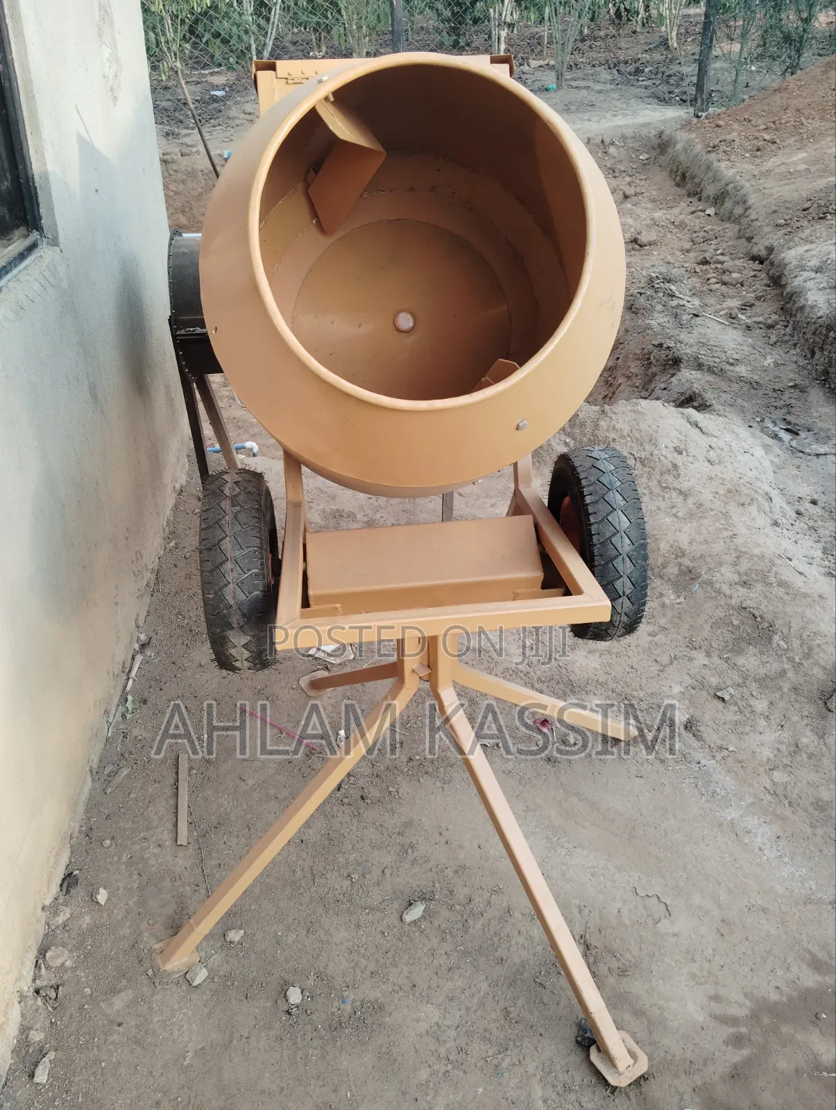 One Mans Operational Petrol Concrete Mixer Machine