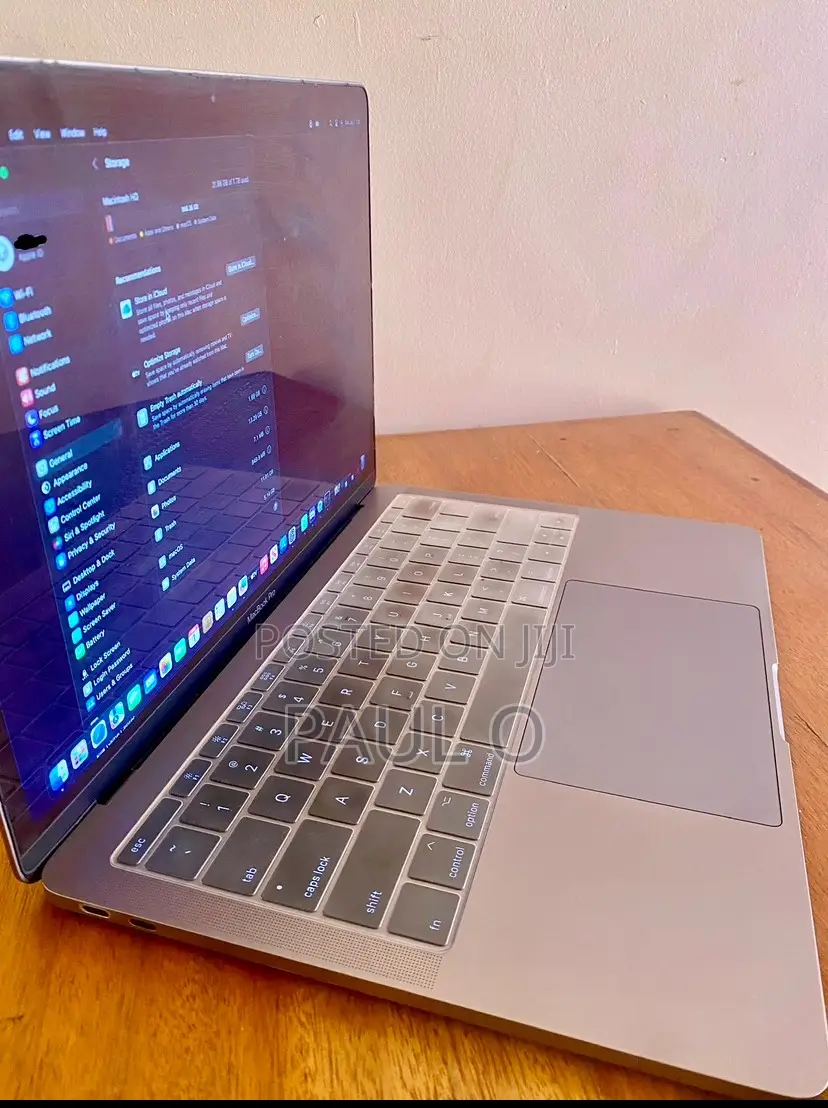 New Laptop Apple MacBook Pro 2017 8GB Intel Core i5 HDD+SSD 1T