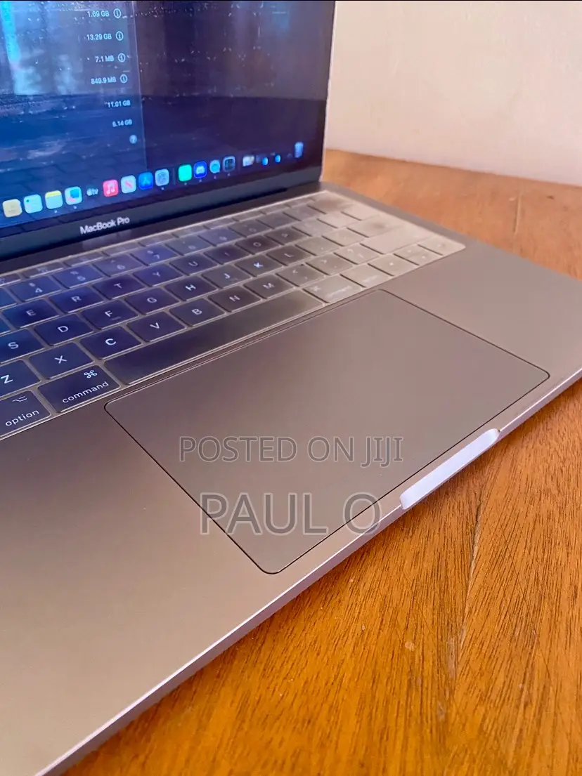 New Laptop Apple MacBook Pro 2017 8GB Intel Core i5 HDD+SSD 1T
