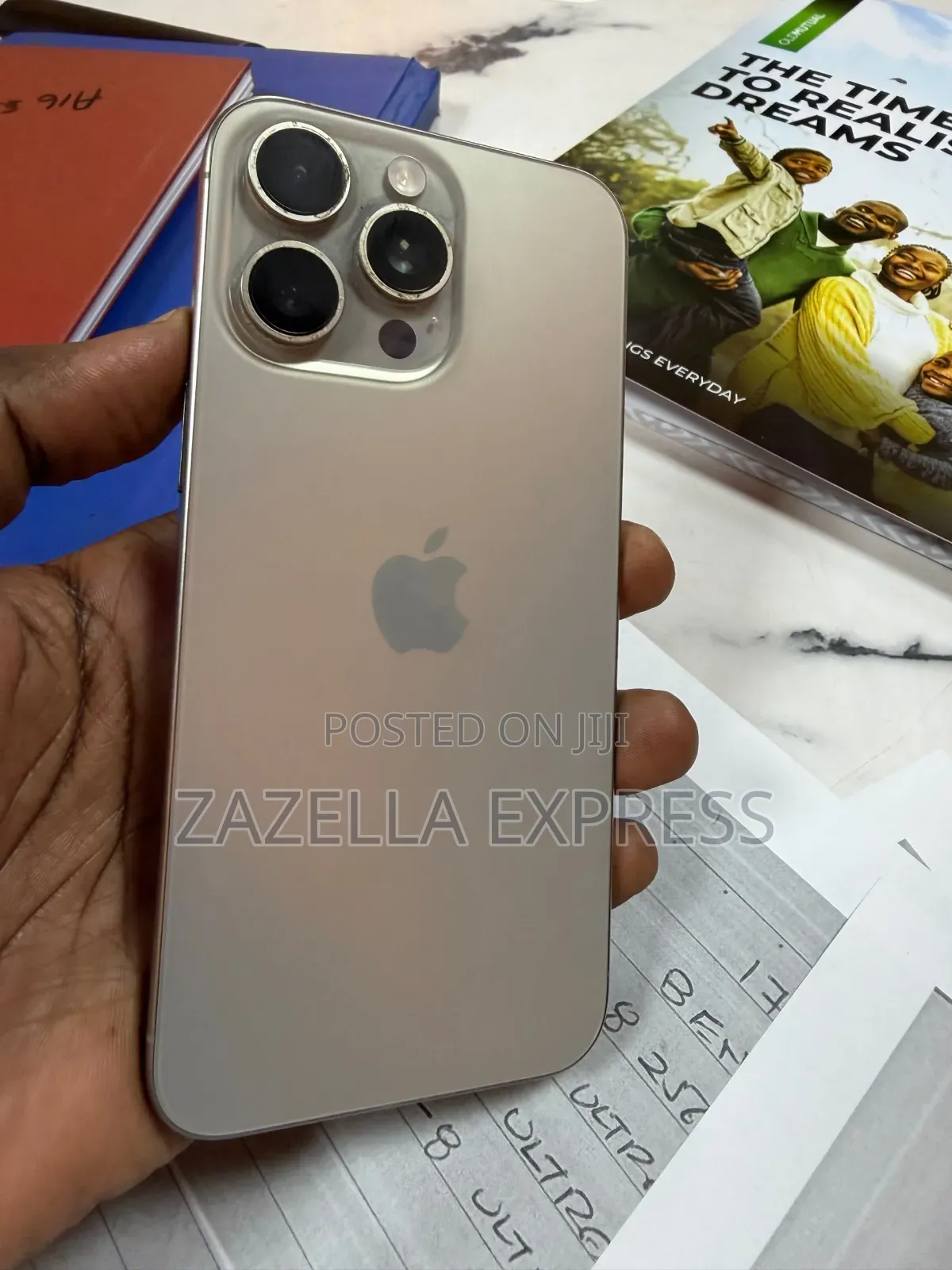 New Apple iPhone 16 Pro 256 GB Gold