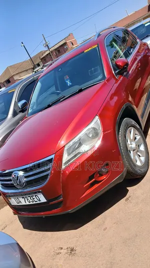 Volkswagen Tiguan 2010 Red
