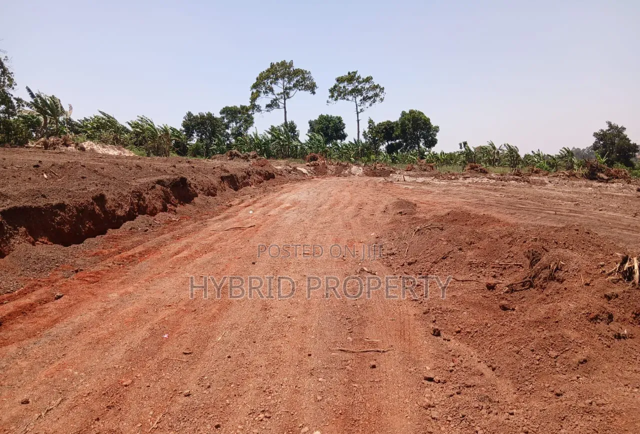Prime Plots for Sale at Wakiso~Buyera Town Land Estate~Hoima Road.