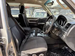 Mitsubishi Pajero 3.2 Di-Dc GLS 2011 Silver
