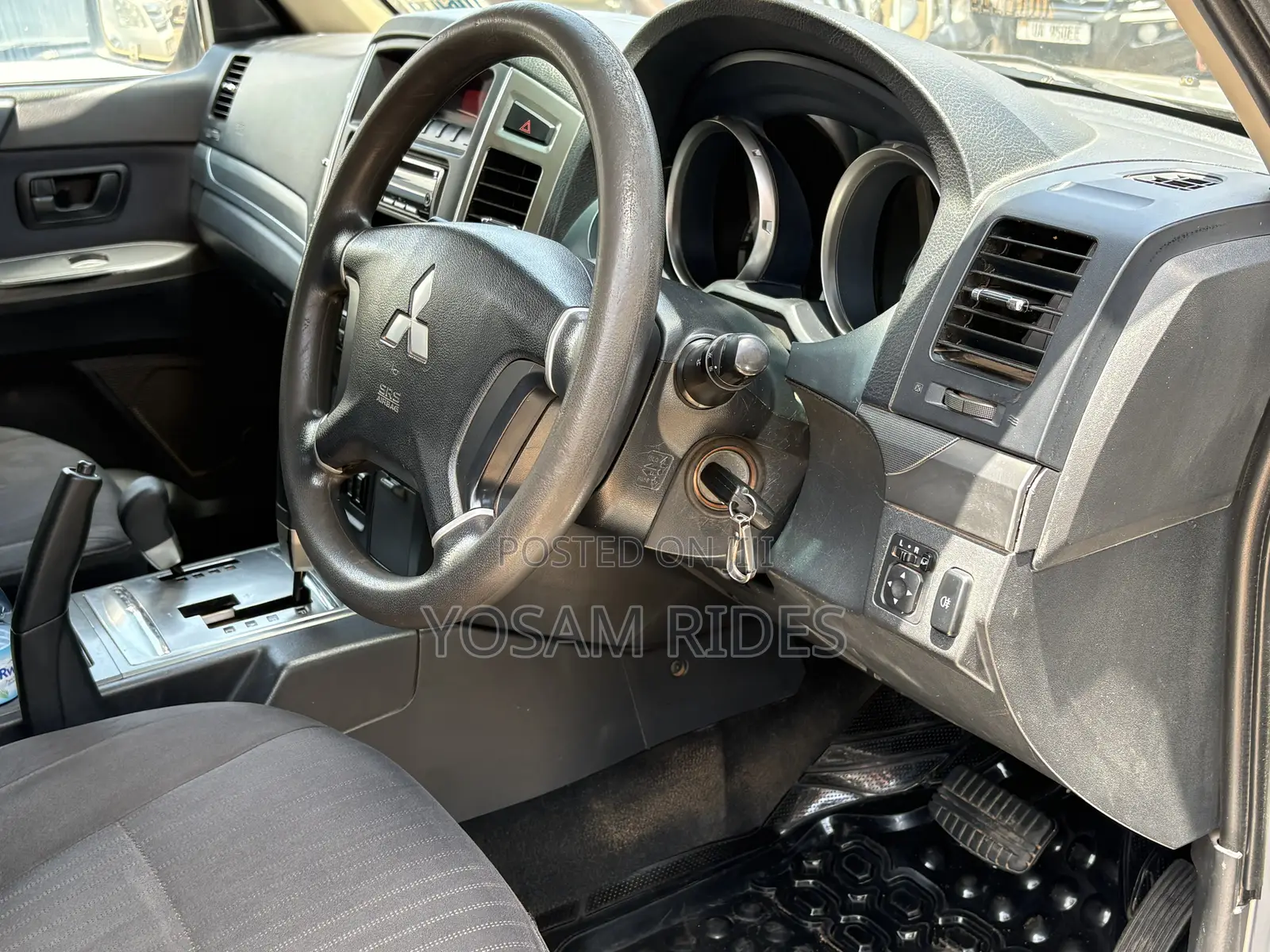 Mitsubishi Pajero 3.2 Di-Dc GLS 2011 Silver