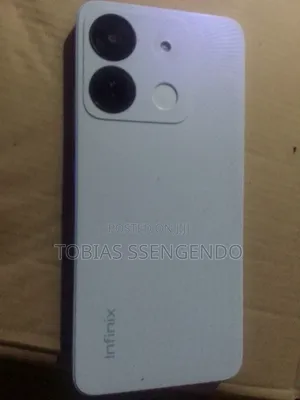 Infinix Smart 7 HD 64 GB White