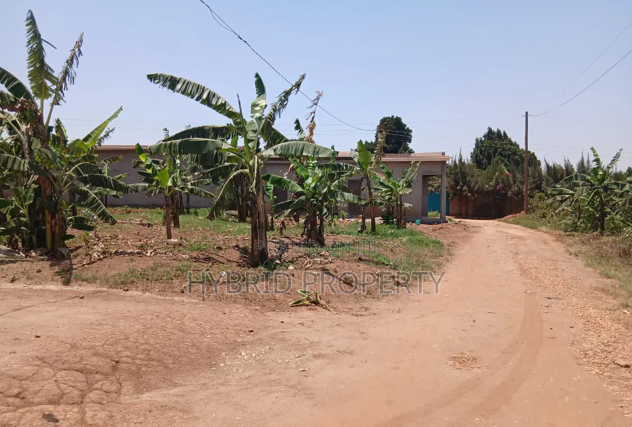 Prime Plot for Sale at Wakiso~Buyera Town~Hoima Rd [Wakiso District] X
