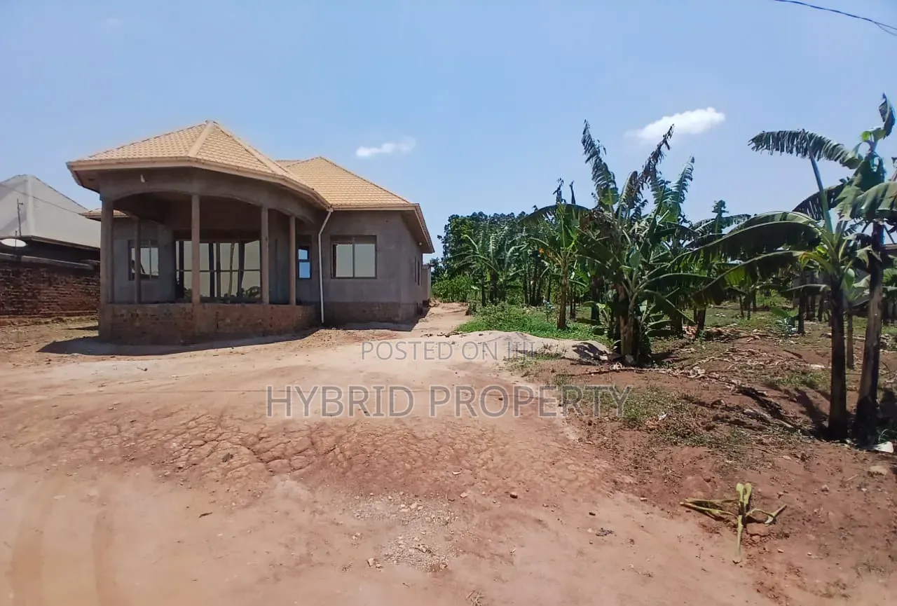 Prime Plot for Sale at Wakiso~Buyera Town~Hoima Rd [Wakiso District] X