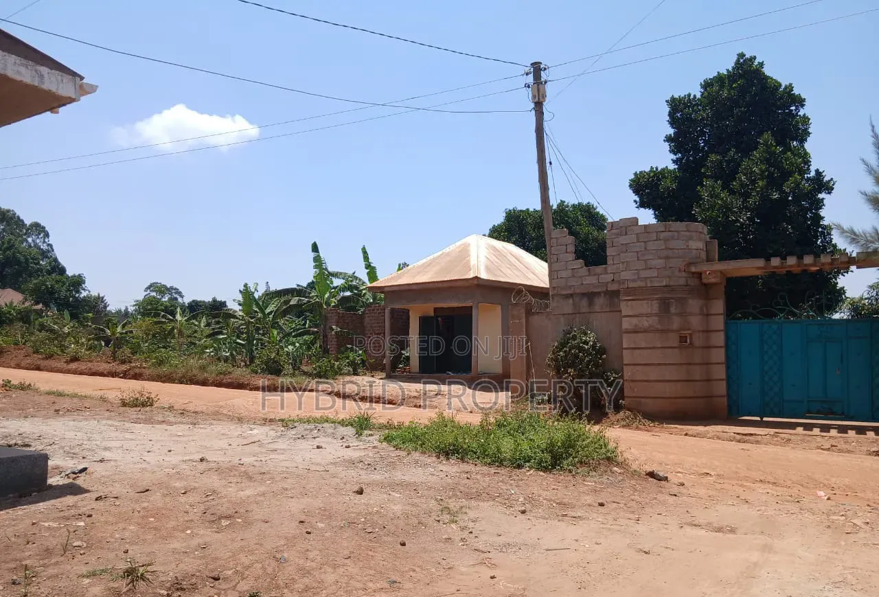 Prime Plot for Sale at Wakiso~Buyera Town~Hoima Rd [Wakiso District] X