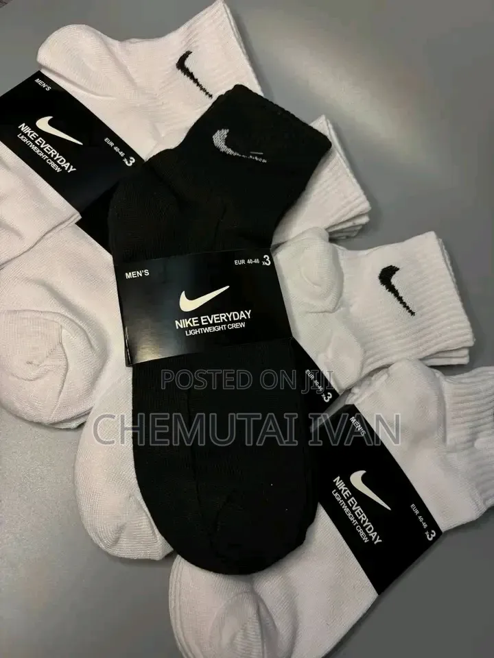 A Pair of Nike Socks {Black & White}