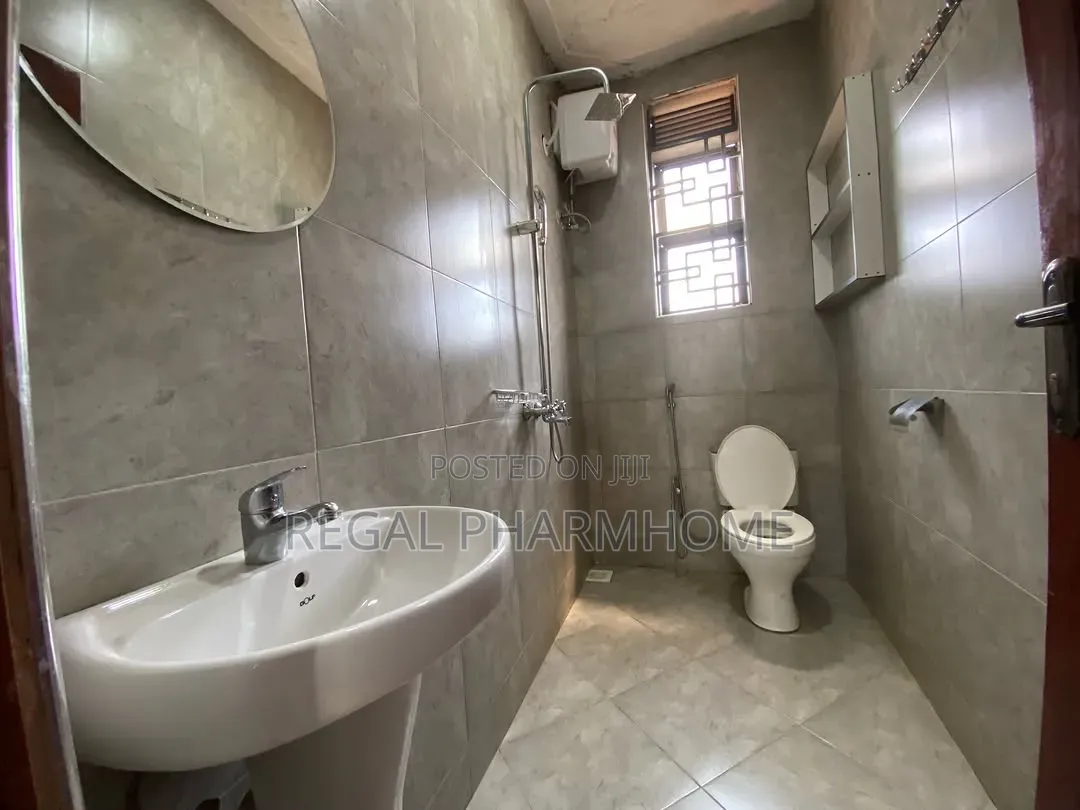 3bdrm Apartment in Mutungo, Central Division for rent