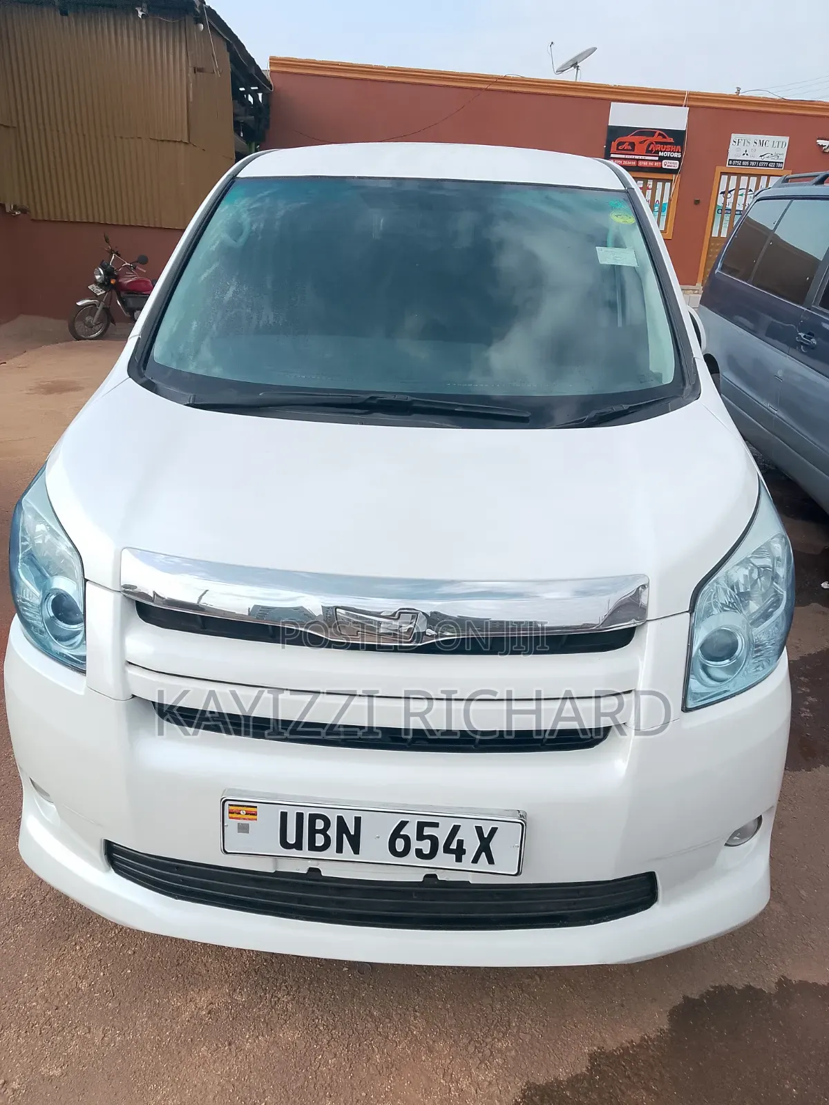 Toyota Noah 2007 White
