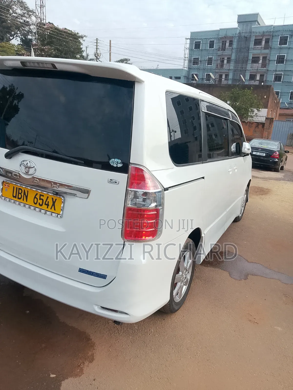 Toyota Noah 2007 White