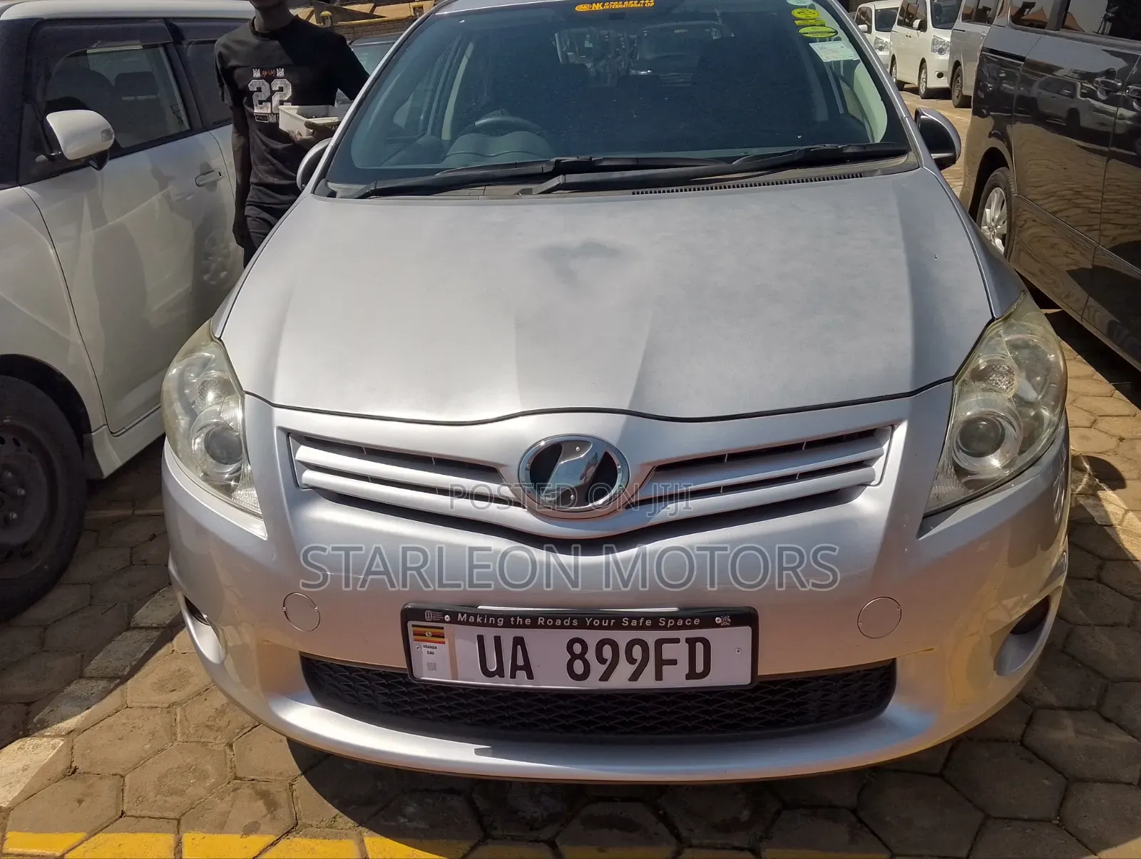 Toyota Auris 2012 Silver