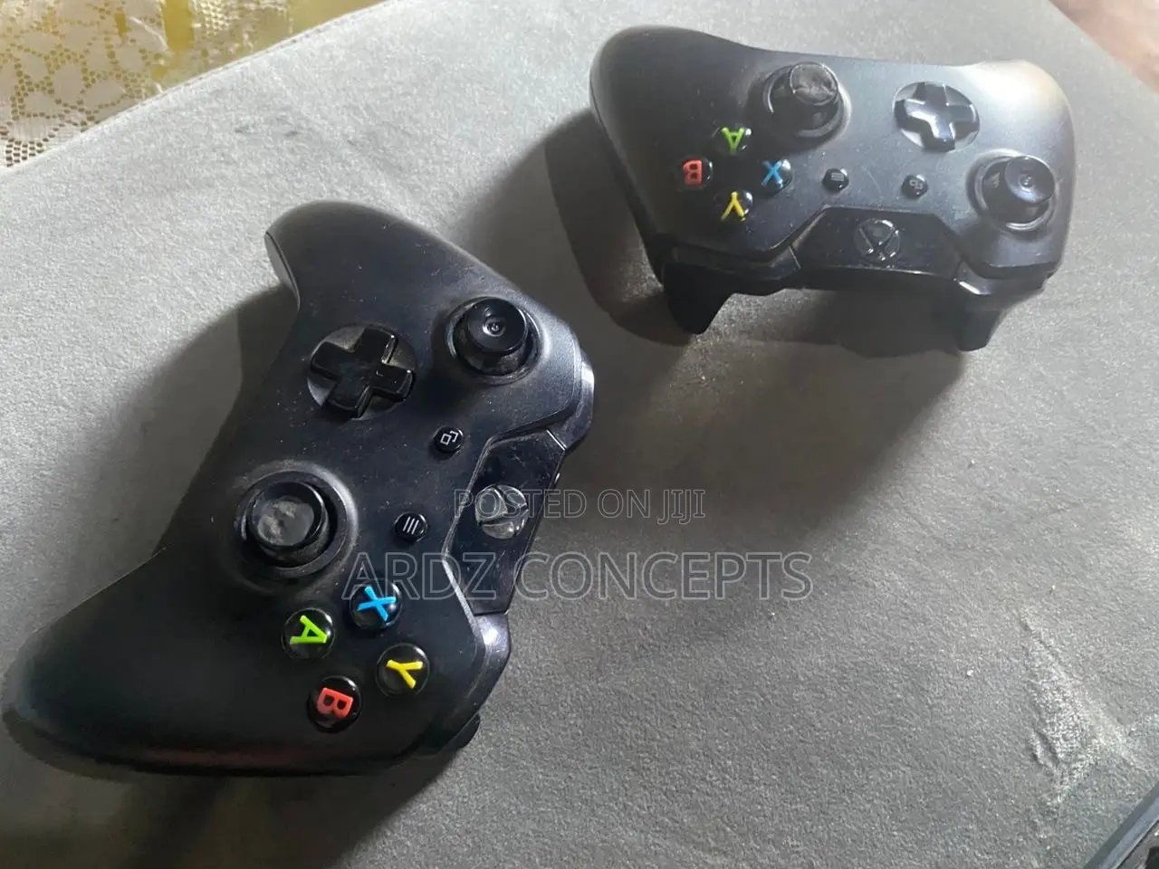Xbox One 2 Pads and 5 Games