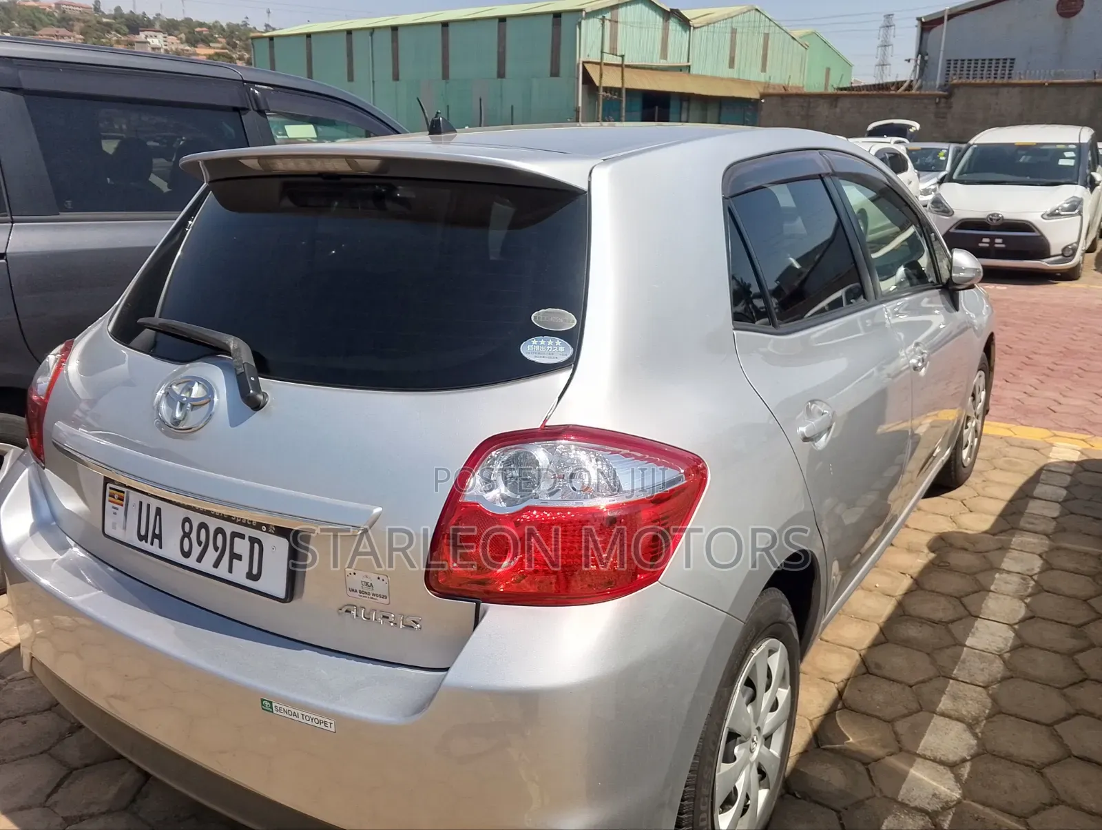 Toyota Auris 2012 Silver