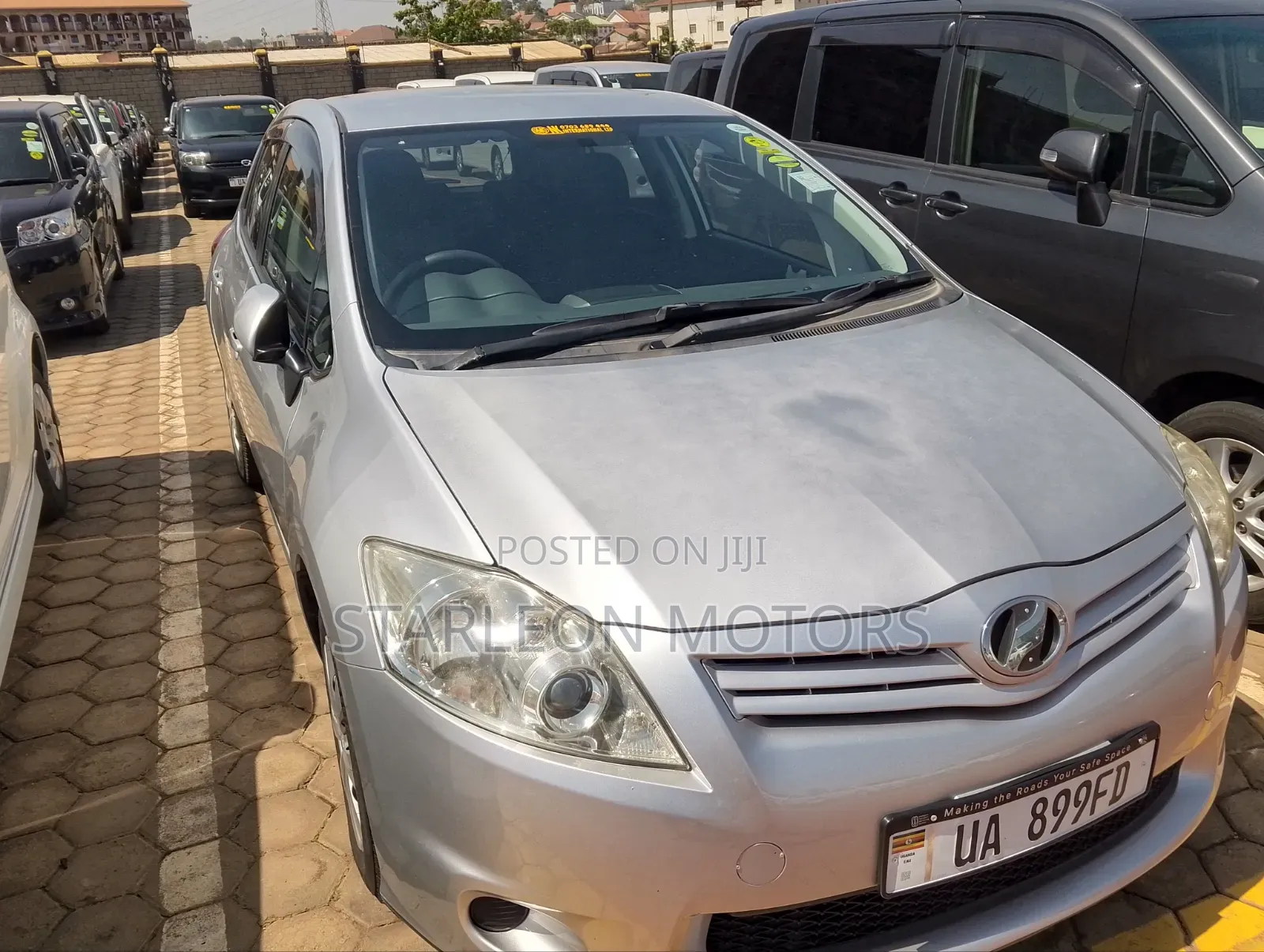 Toyota Auris 2012 Silver