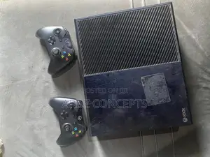 Xbox One 2 Pads and 5 Games