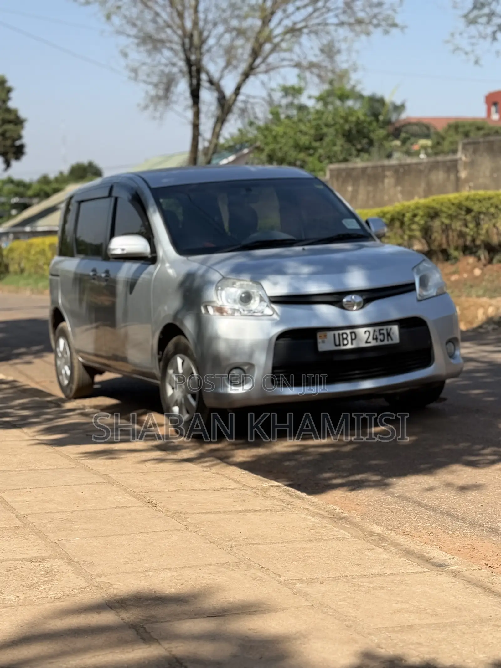 Toyota Sienta 1.5 AWD 2014 Silver