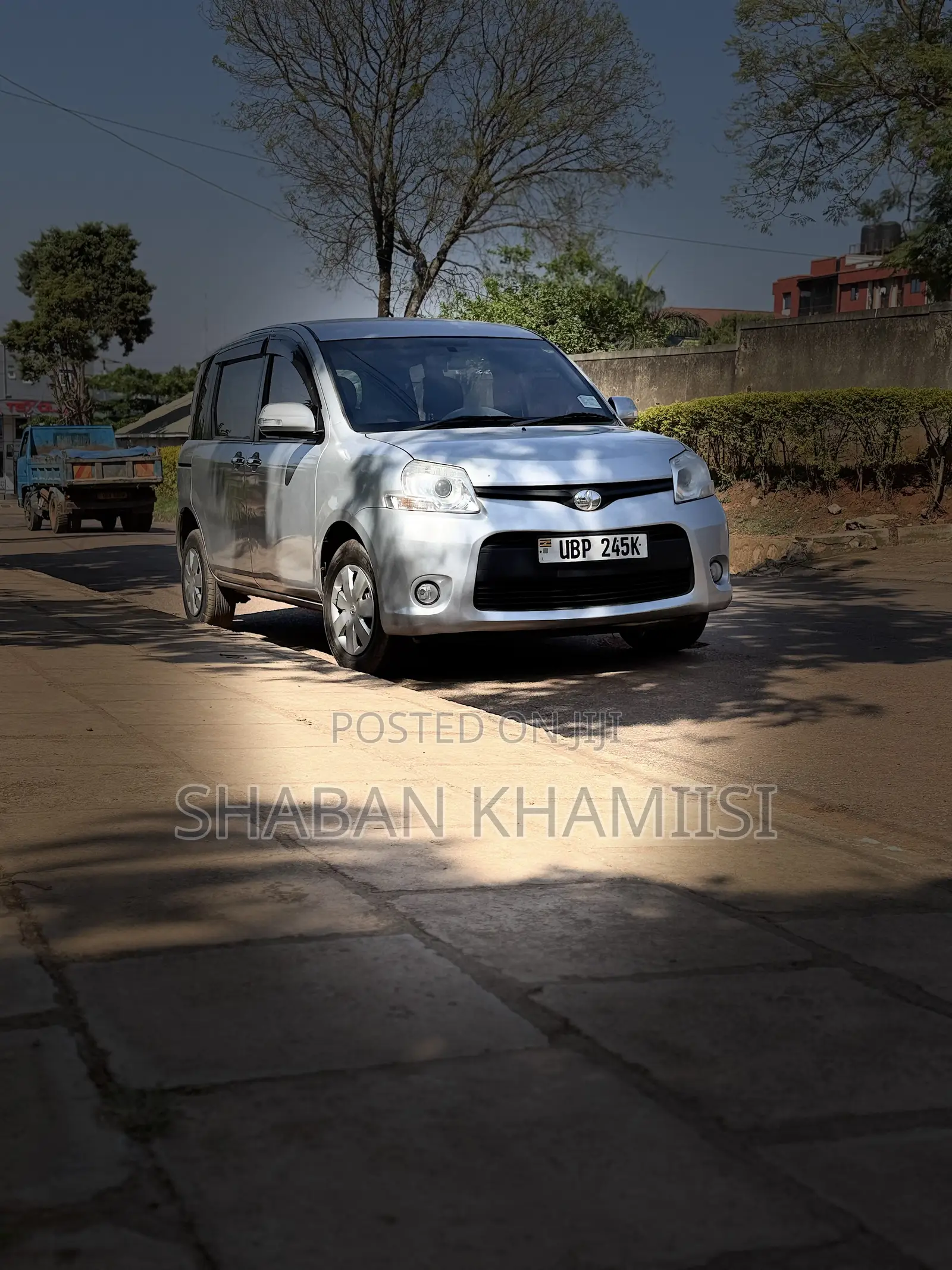 Toyota Sienta 1.5 AWD 2014 Silver