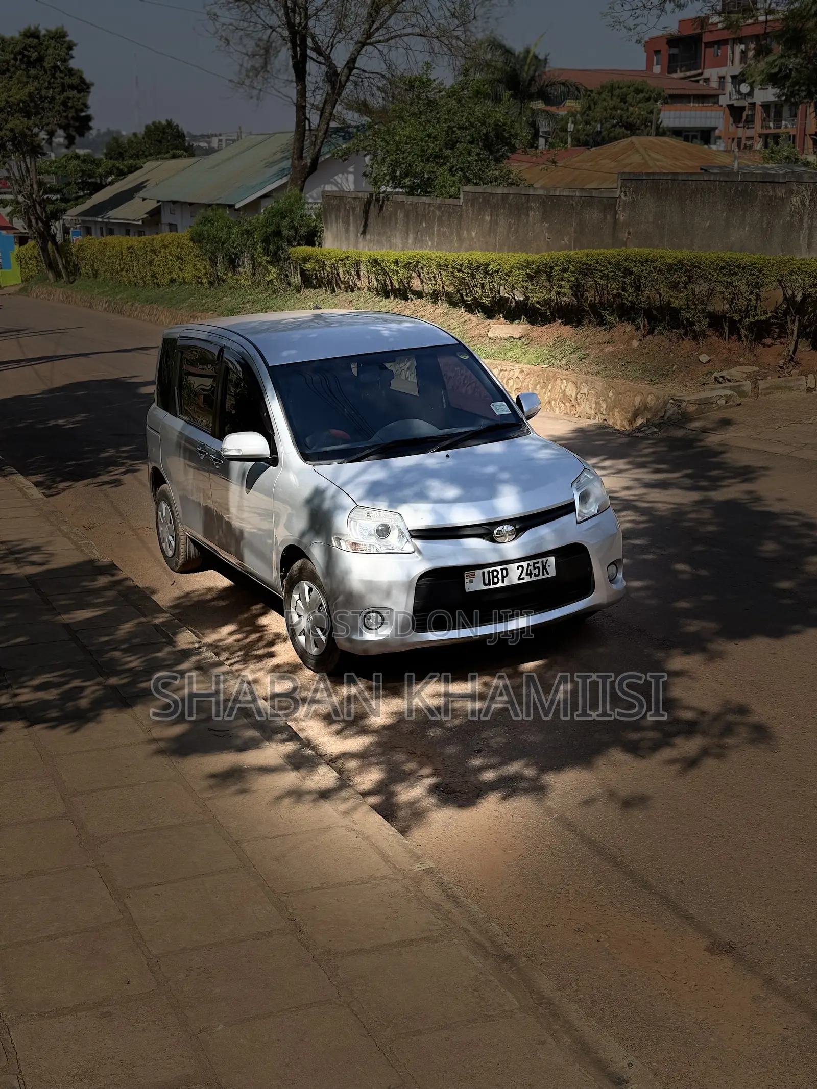 Toyota Sienta 1.5 AWD 2014 Silver